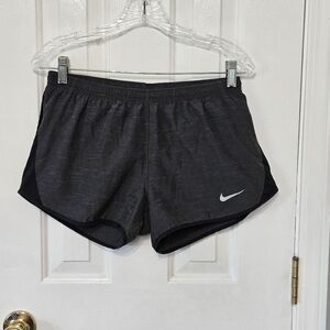 Nike Women's Black Athletic Shorts Size Medium